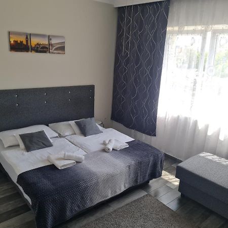 Napfény Szállás Szeged Esterno foto