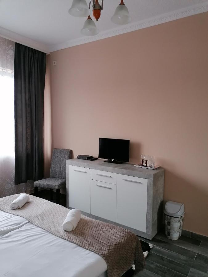 Napfény Szállás Szeged Esterno foto