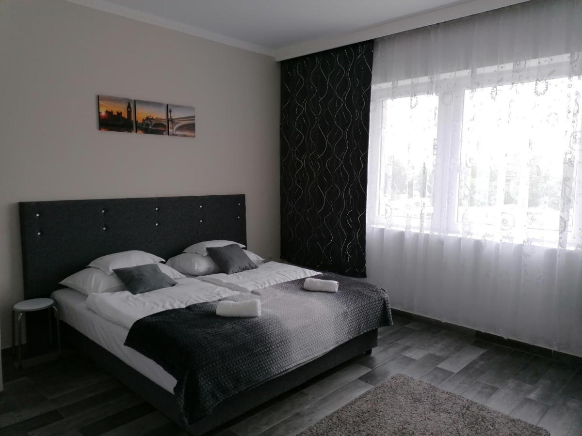 Napfény Szállás Szeged Esterno foto