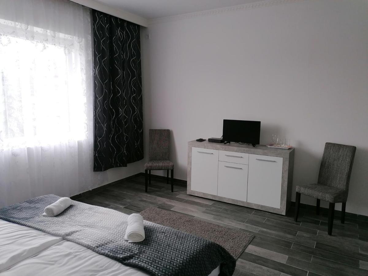Napfény Szállás Szeged Esterno foto