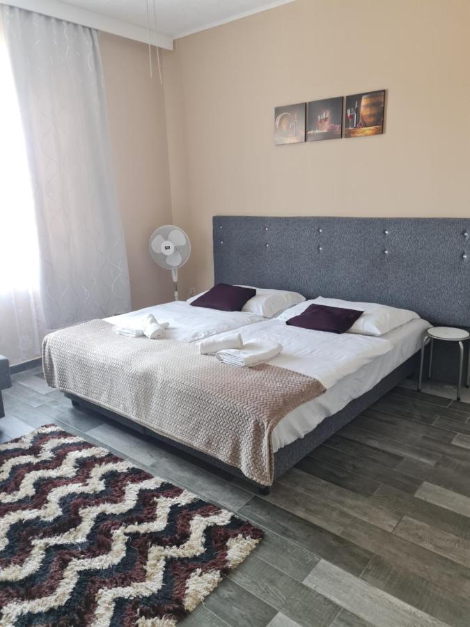 Napfény Szállás Szeged Esterno foto